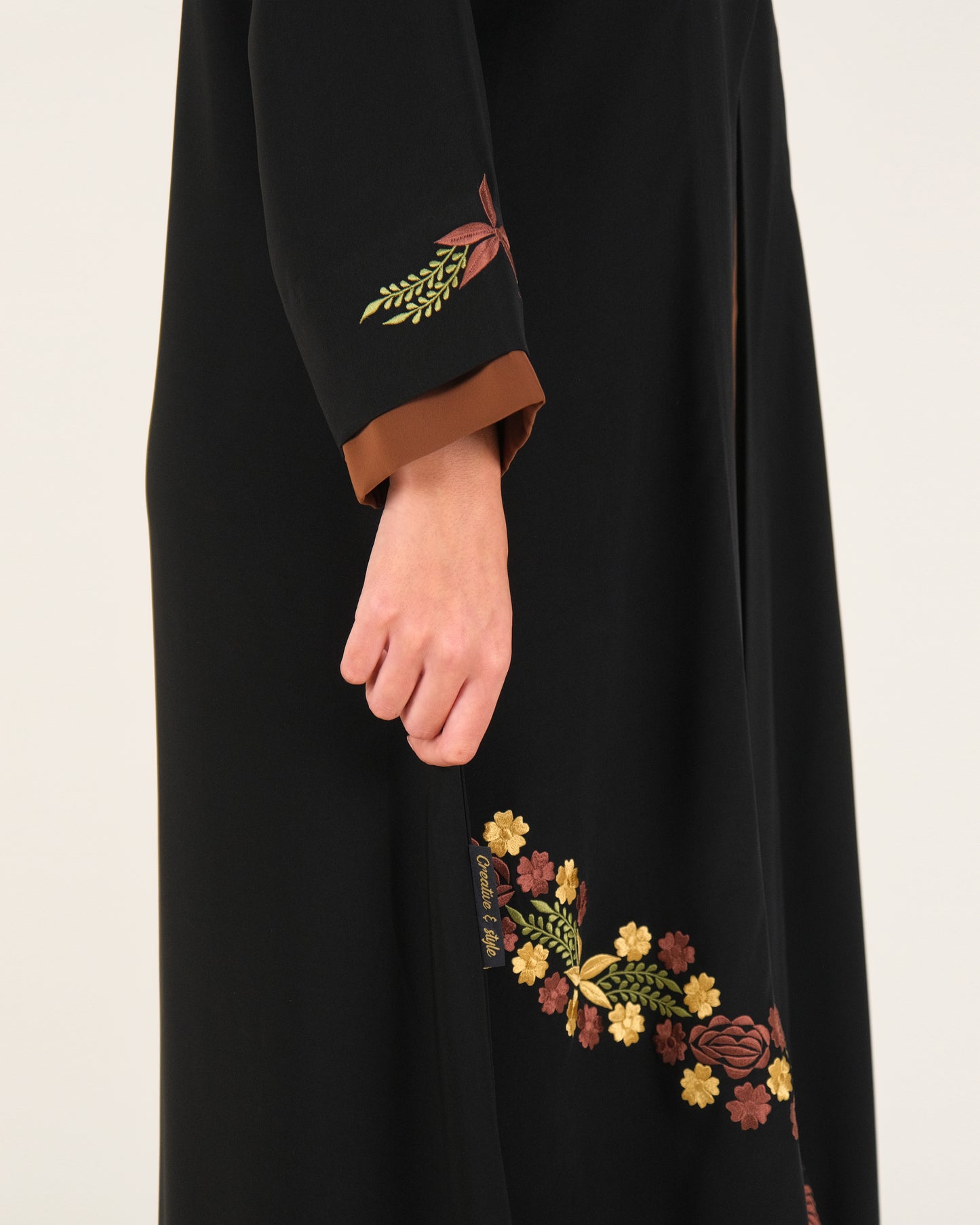 Floral Embroidered Tatreej Abaya – Black with Brown Contrast