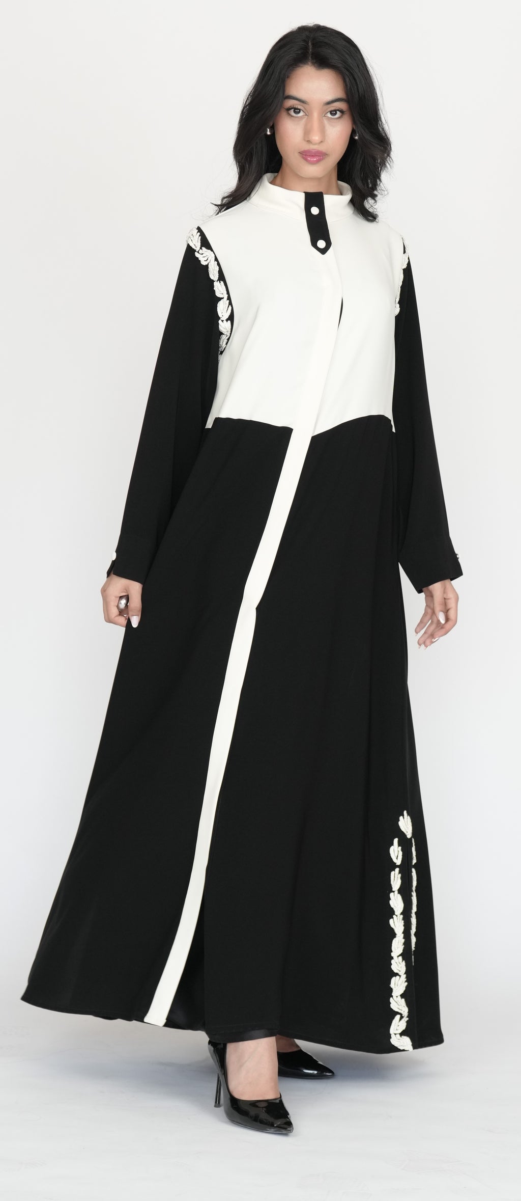 Black & White Contrast Abaya