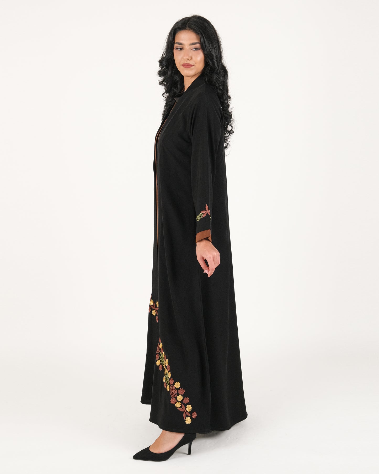 Floral Embroidered Tatreej Abaya – Black with Brown Contrast