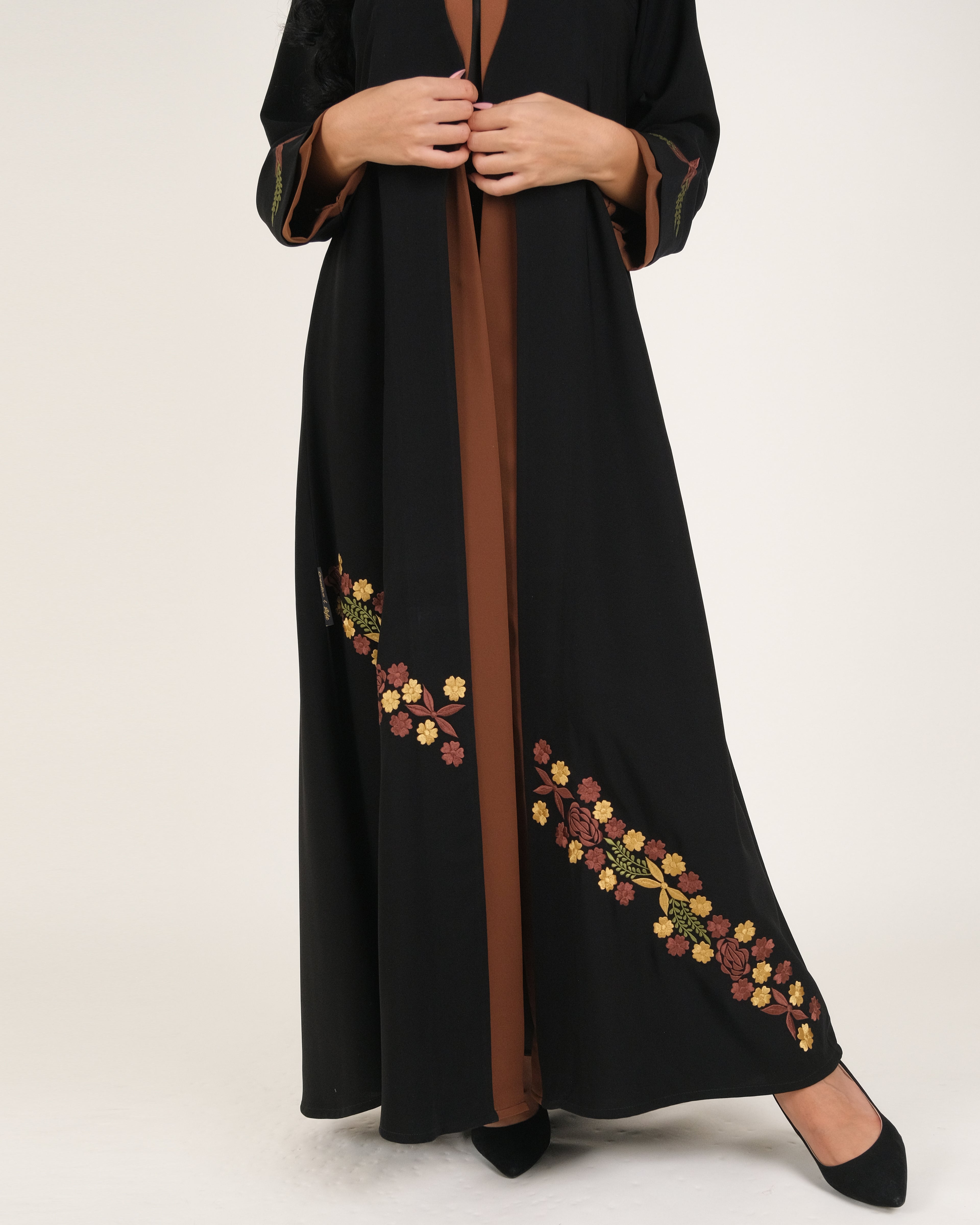 Floral Embroidered Tatreej Abaya – Black with Brown Contrast
